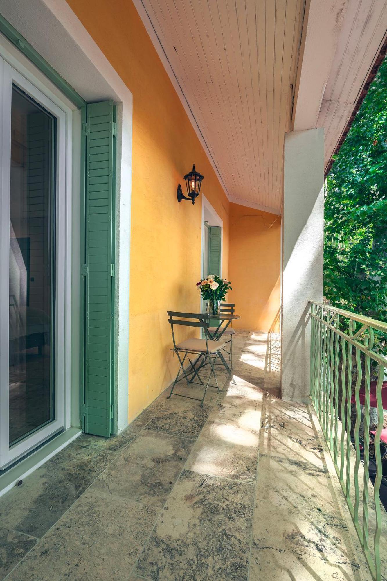 Les Suites De L'Etang Cucuron Exterior foto