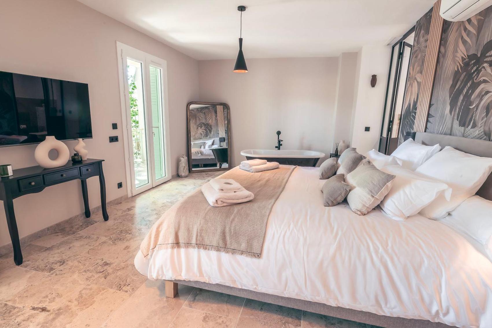 Les Suites De L'Etang Cucuron Exterior foto