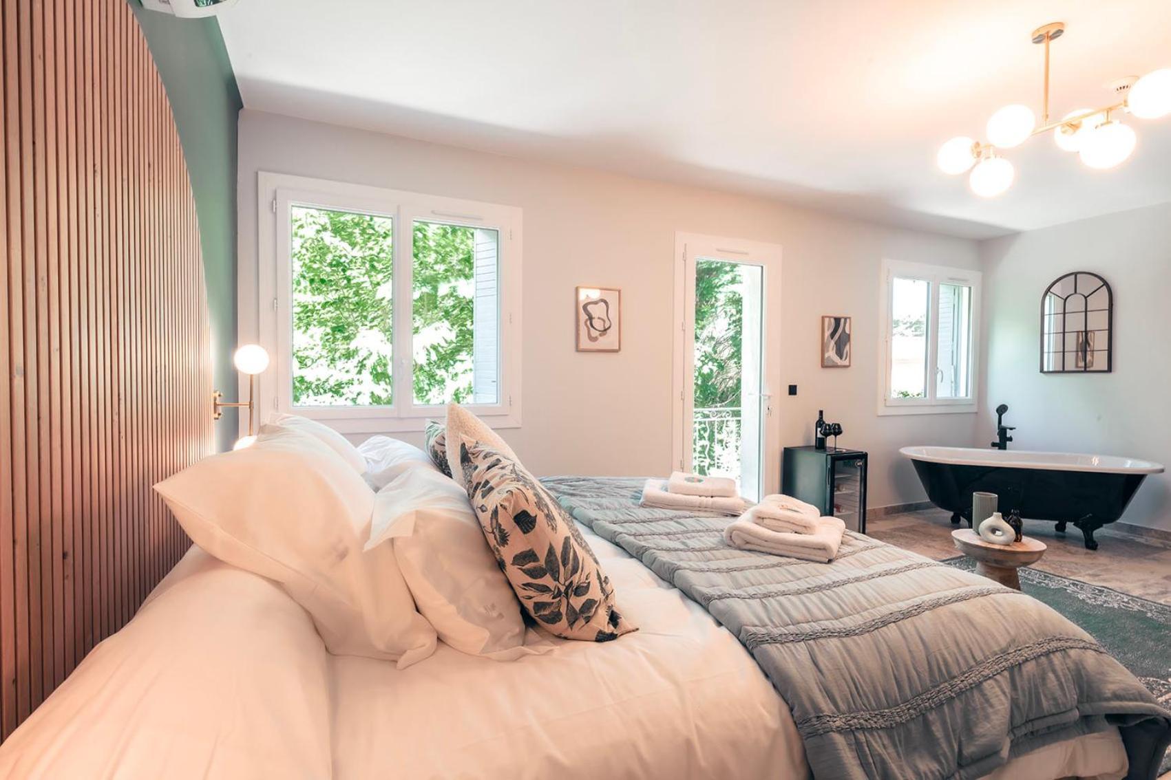 Les Suites De L'Etang Cucuron Exterior foto