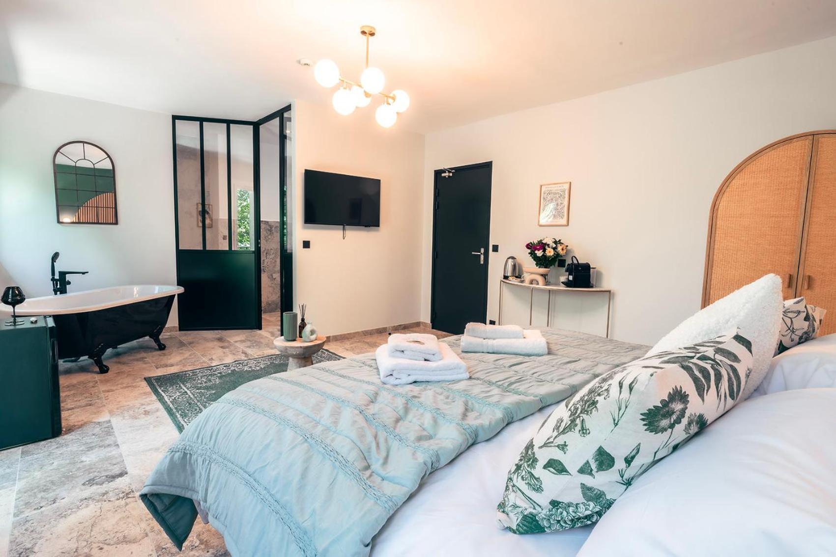Les Suites De L'Etang Cucuron Exterior foto